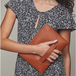 NEW Brown Pebble Clutch Purse Sleek Chic Stylish Easy Carry Wrist Strap